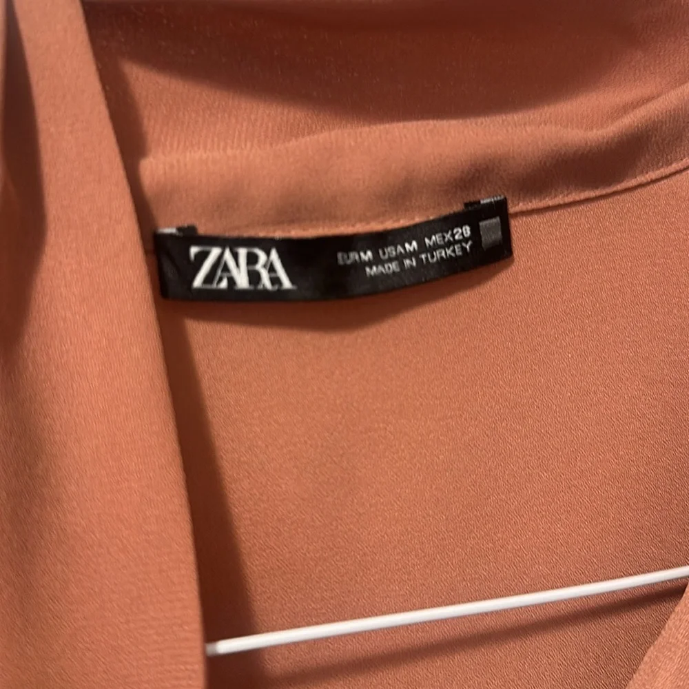 Zara blouse - Picture 2 of 5